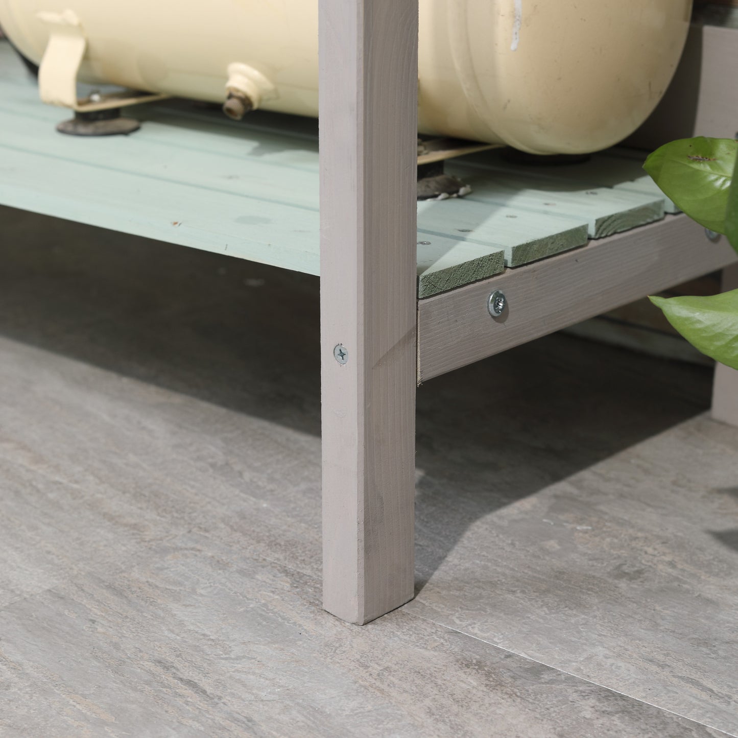 HOMCOM potting table close-up showing the slatted lower shelf and sturdy leg
