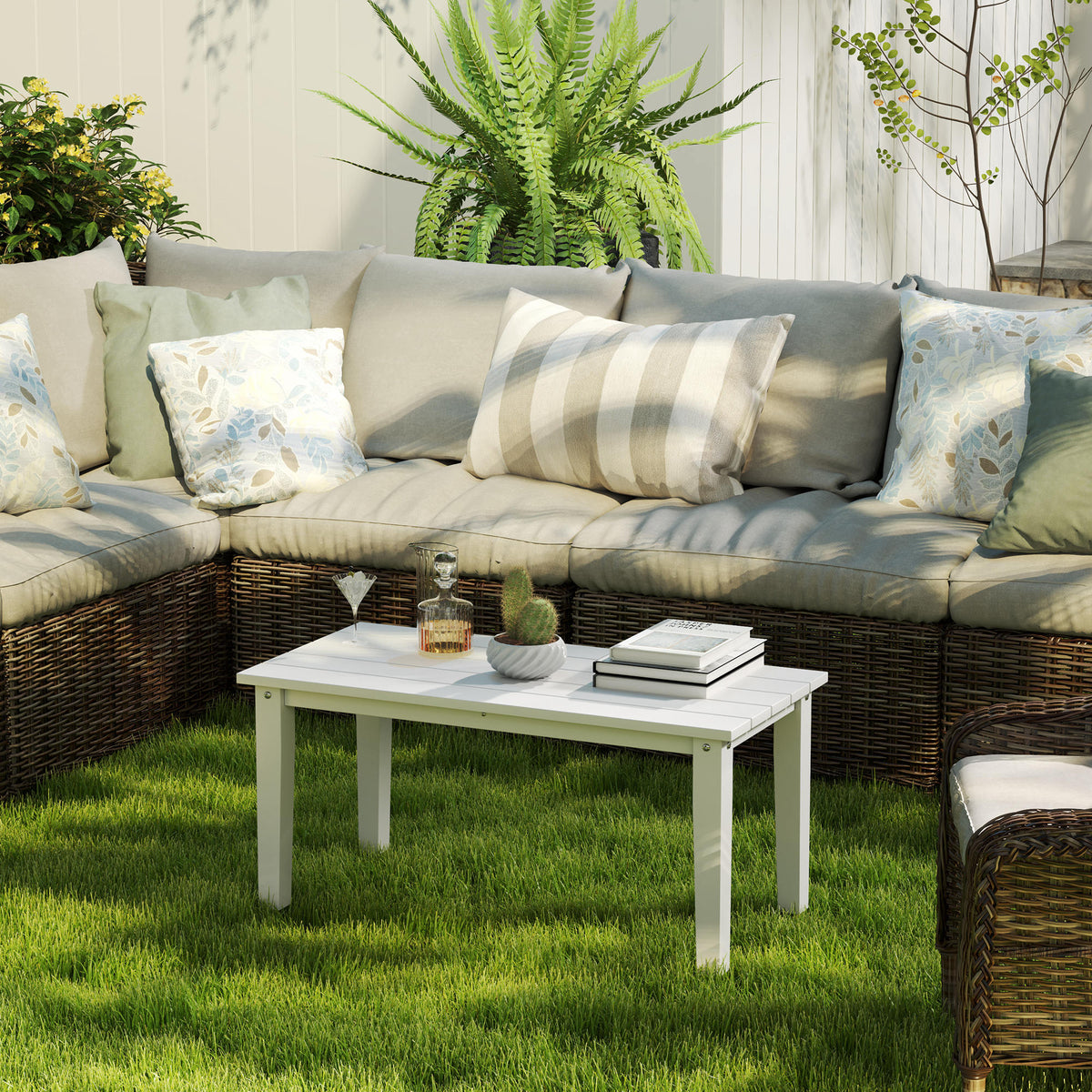 Outsunny Outdoor Garden Coffee Table, HDPE All-Weather Rectangular Outdoor Garden Table with Slatted Tabletop for Patio, Balcony, 91 x 44 x 42 cm, White