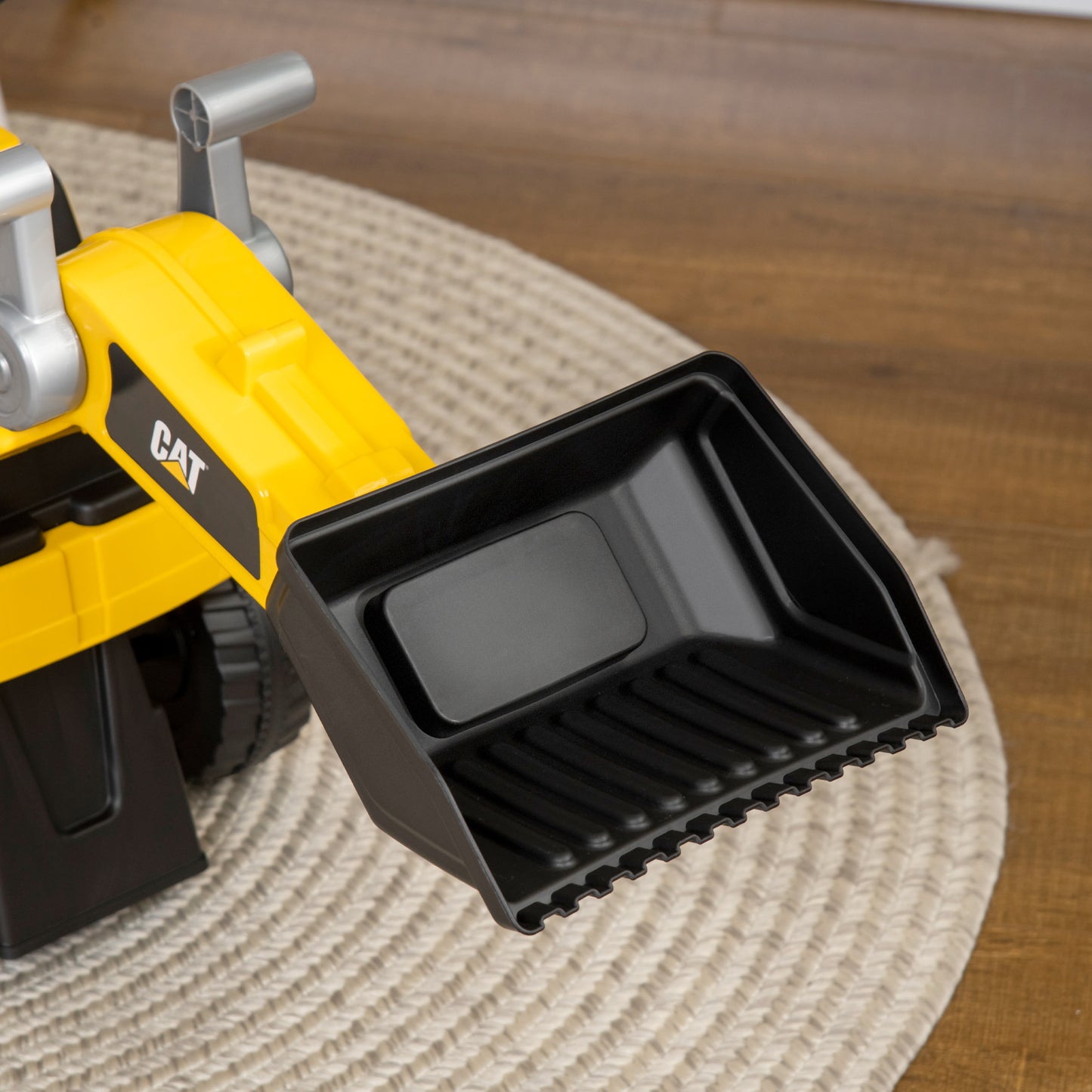 HOMCOM Ride on Tractor, CAT Licensed Kids Ride On Digger Excavator, Construction Toy Car with Adjustable Bucket, Horn, for Ages 1.5-3 Years