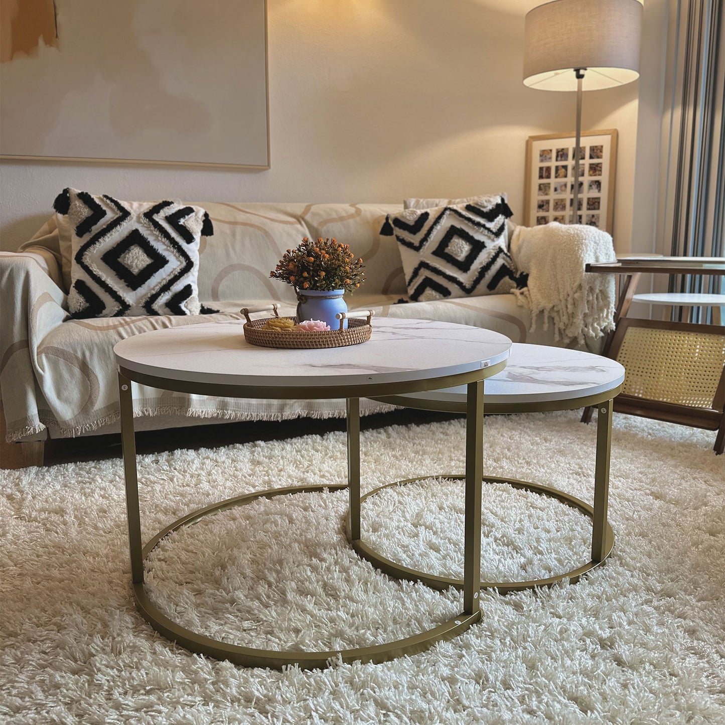 HOMCOM Coffee Table Set of 2, Round Nest of Tables with Metal Frame, Modern Side Tables for Living Room, White