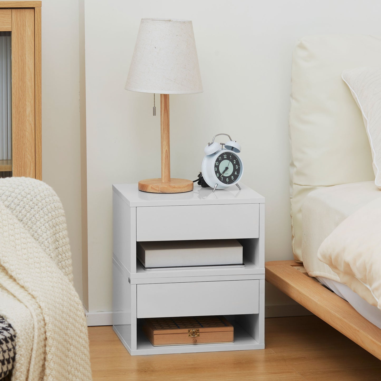 HOMCOM Set of Two Floating Bedside Tables - High Gloss White