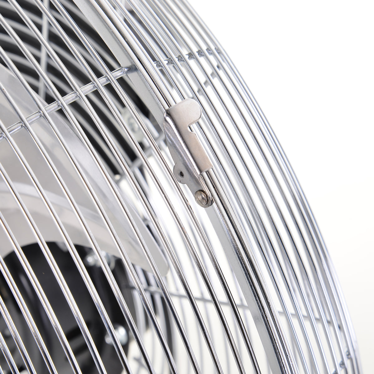 HOMCOM 18" Chrome Metal Floor Fan with Tilting, High Velocity, 3 Speed, Portable Gym Fan for Home Office, Silver