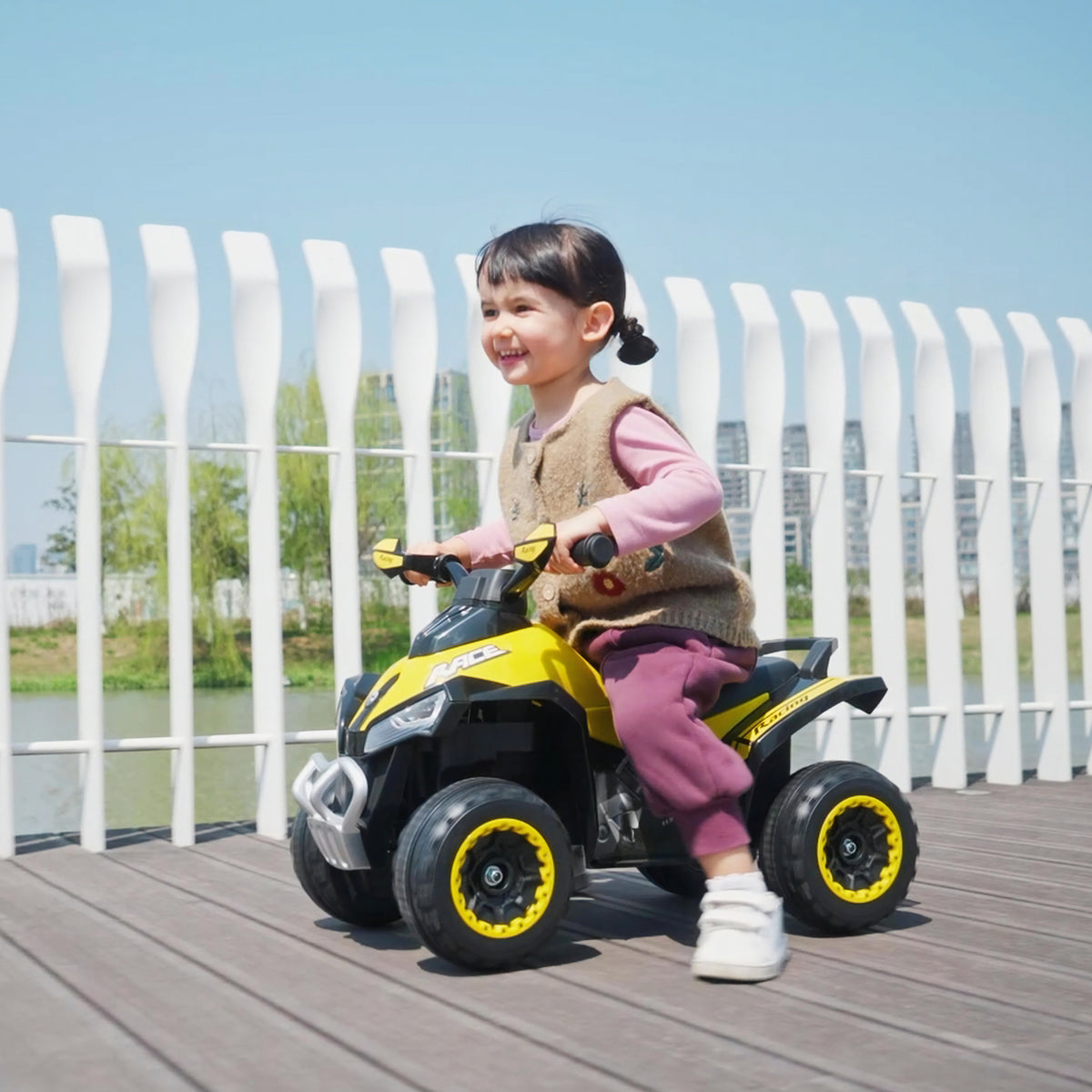 HOMCOM No Power Ride on Car Toddler Kids Walker Foot To Floor Slider w/ Music Lights for 18 - 36 Months Yellow