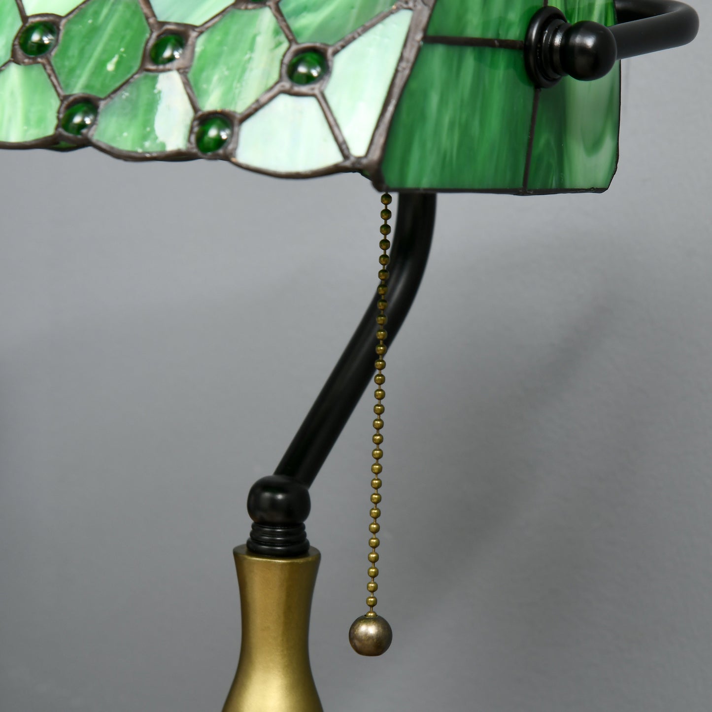 HOMCOM Stained Glass Table Lamp, Vintage Lamp with Green Handmade Shade, Metal Base, Antique Bedside Lamp for Bedroom Living Room Home Decoration