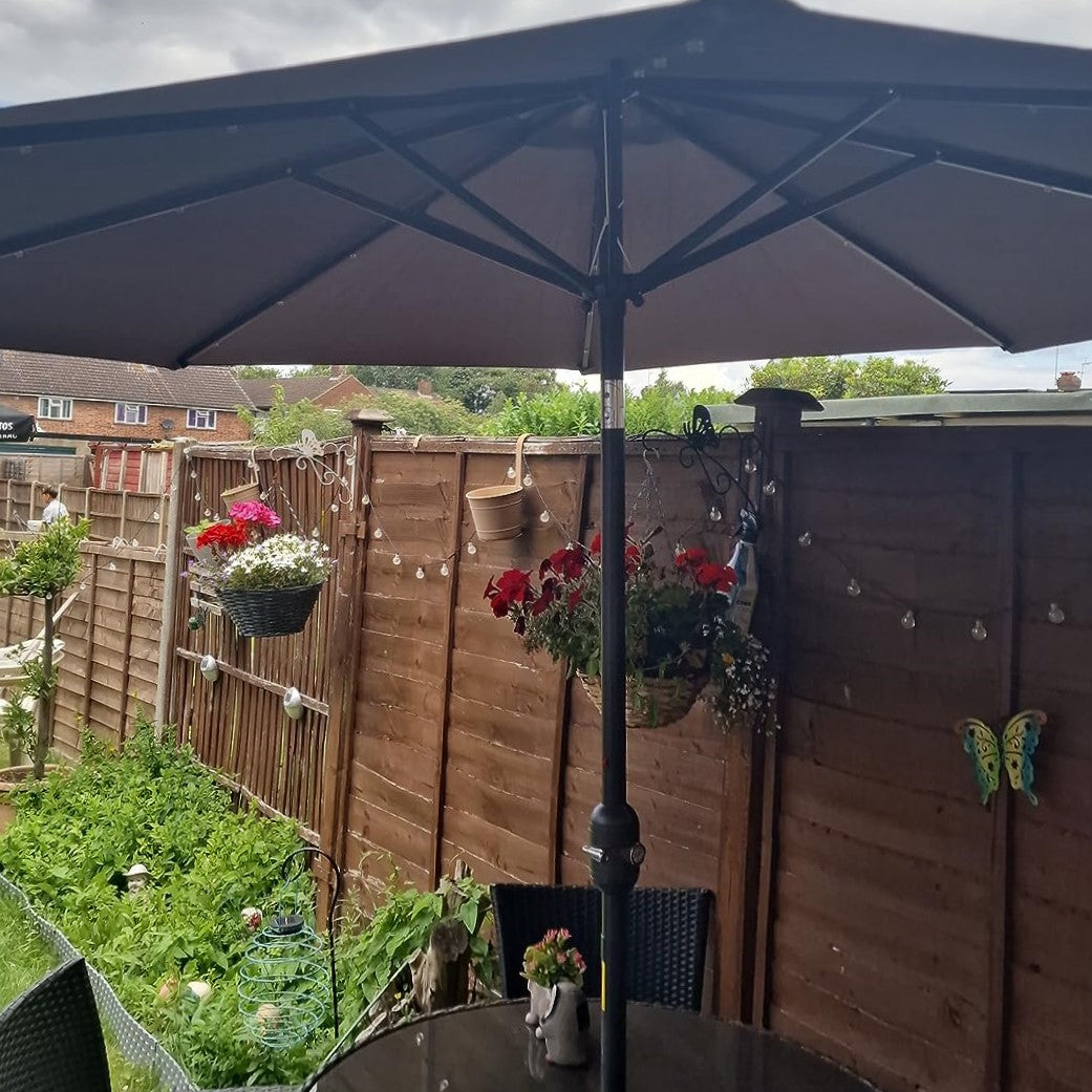 Outsunny 2.7m Patio Garden Umbrella Outdoor Parasol with Tilt Crank and 24 LEDs Lights (Grey)