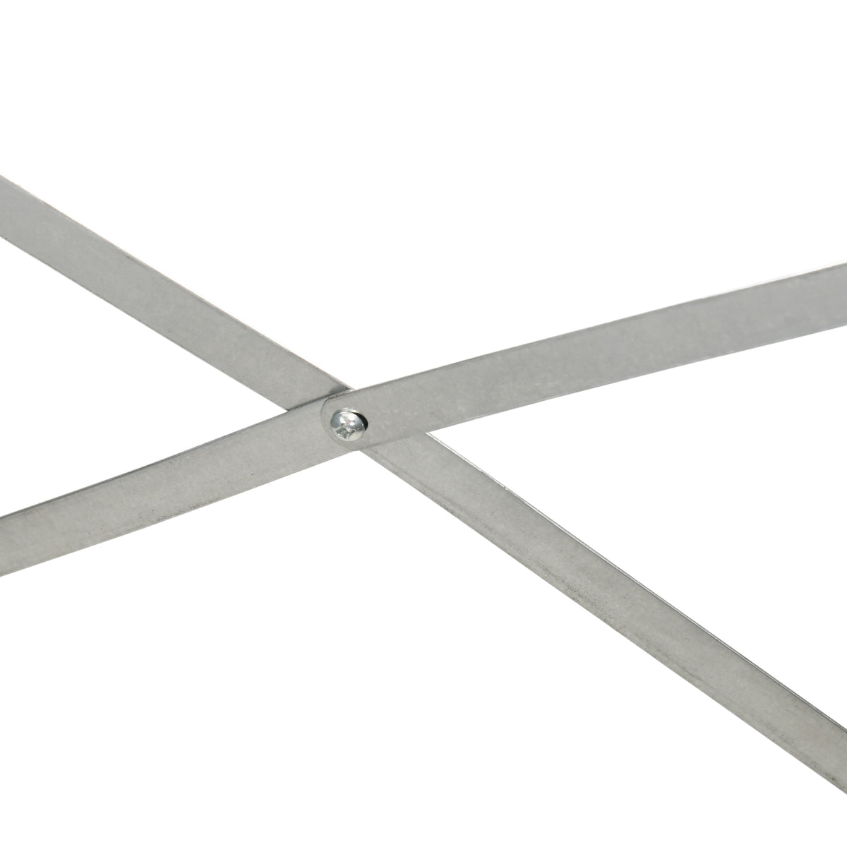 Crossed steel reinforcement rods joined by a central bolt