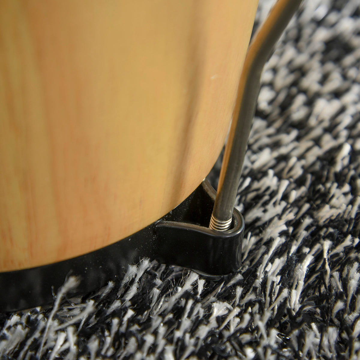 HOMCOM bongo drum close-up of wooden shell, metal rod, and black foot