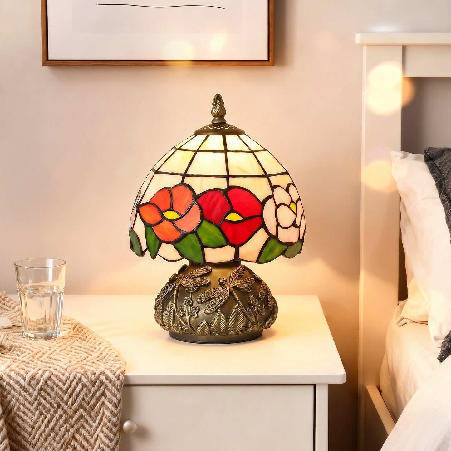 HOMCOM Handcrafted Classic Stained Glass Bedside Lamp, Tiffany-Style Table Lamp with Sculpted Dragonfly Base, Multi-Coloured