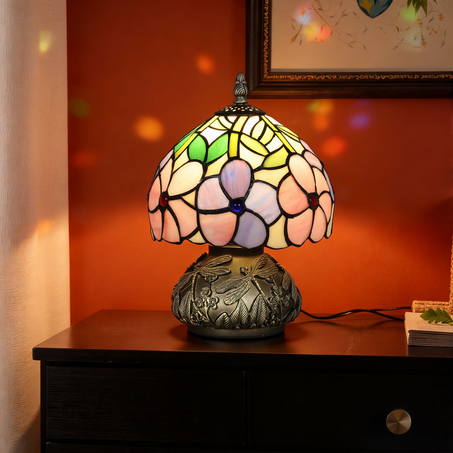 HOMCOM Tiffany-Style Table Lamp with Sculpted Dragonfly Base, Handcrafted Classic Stained Glass Bedside Lamp for Living Room and Bedroom, E27 Socket, Pink