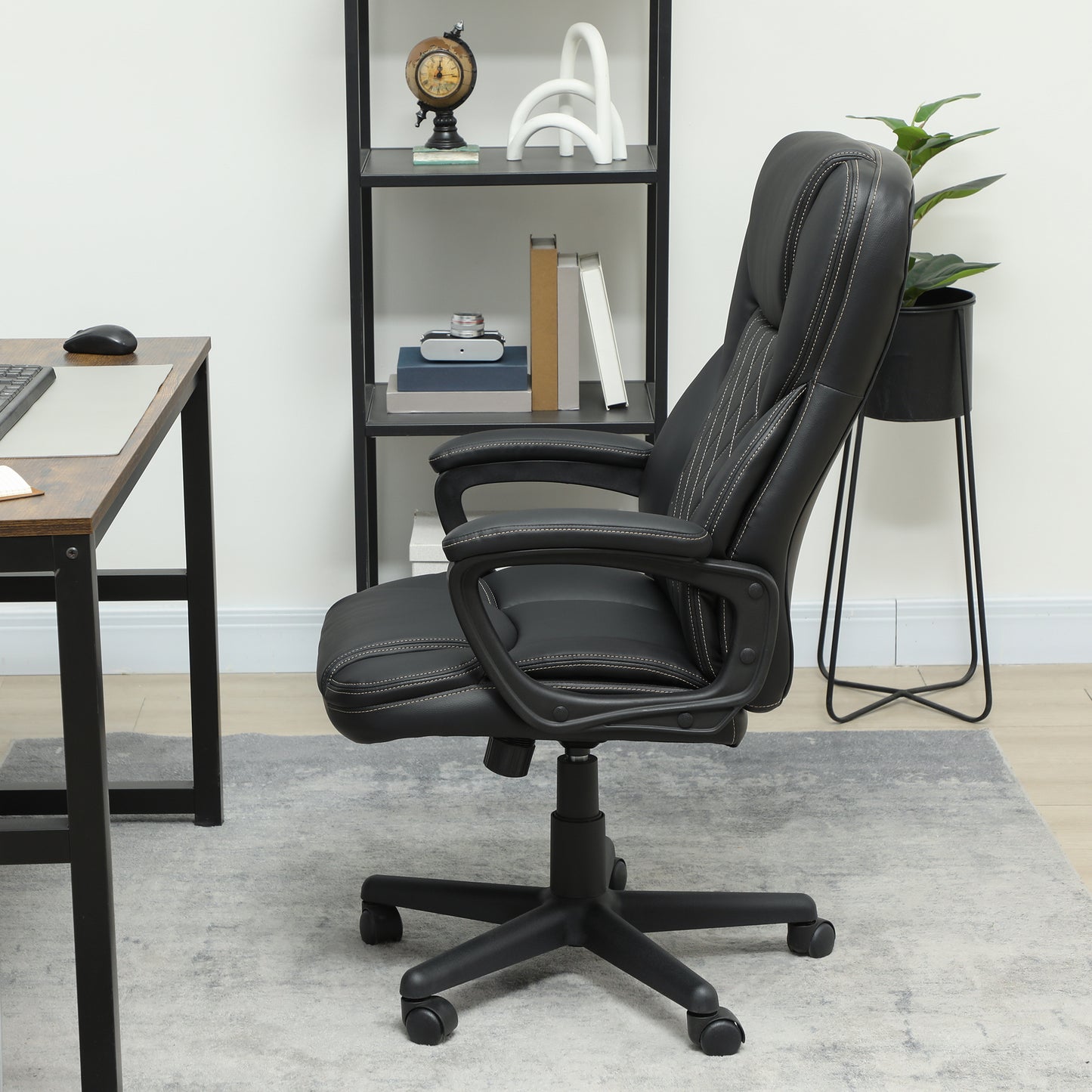 HOMCOM High Back Executive Office Chair, PU Leather Swivel Desk Chair with Tilt Function, Armrests and Adjustable Height for Home Office, Black