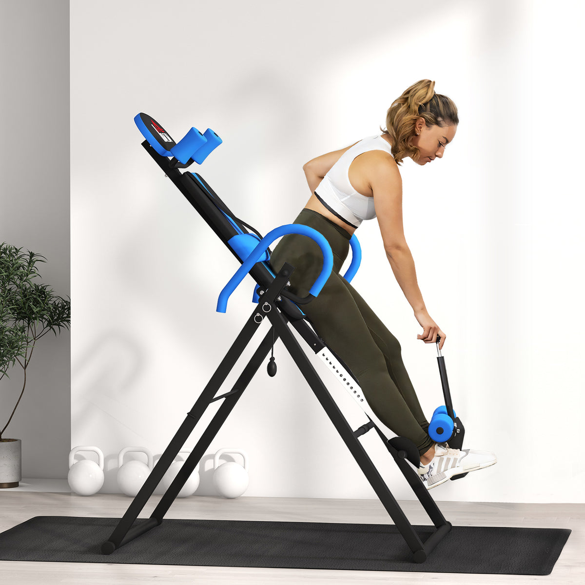 HOMCOM Gravity Inversion Table with Safety Belt Adjustable Hand Stand for Muscle Pain Relief, Blue